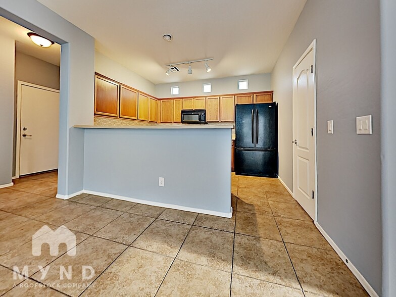 Building Photo - 3694 E Yeager Dr