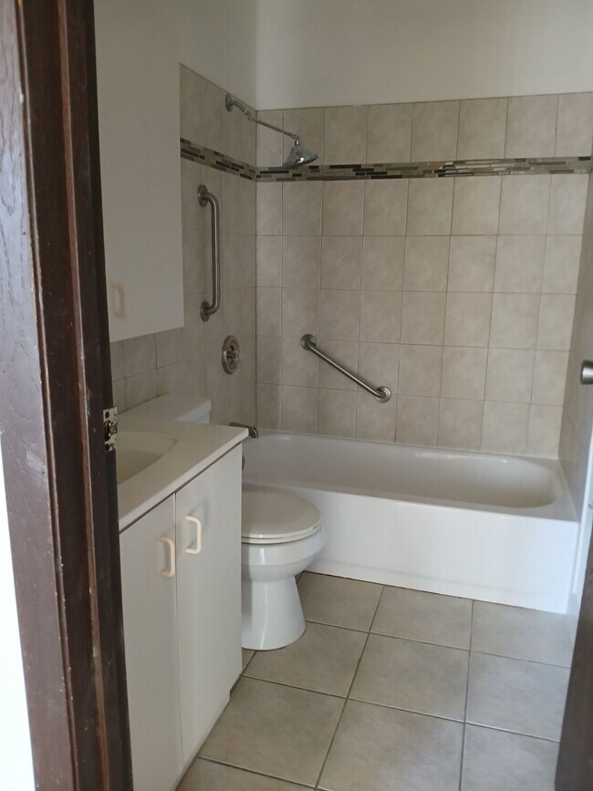 Building Photo - 9103 Franklin Ct