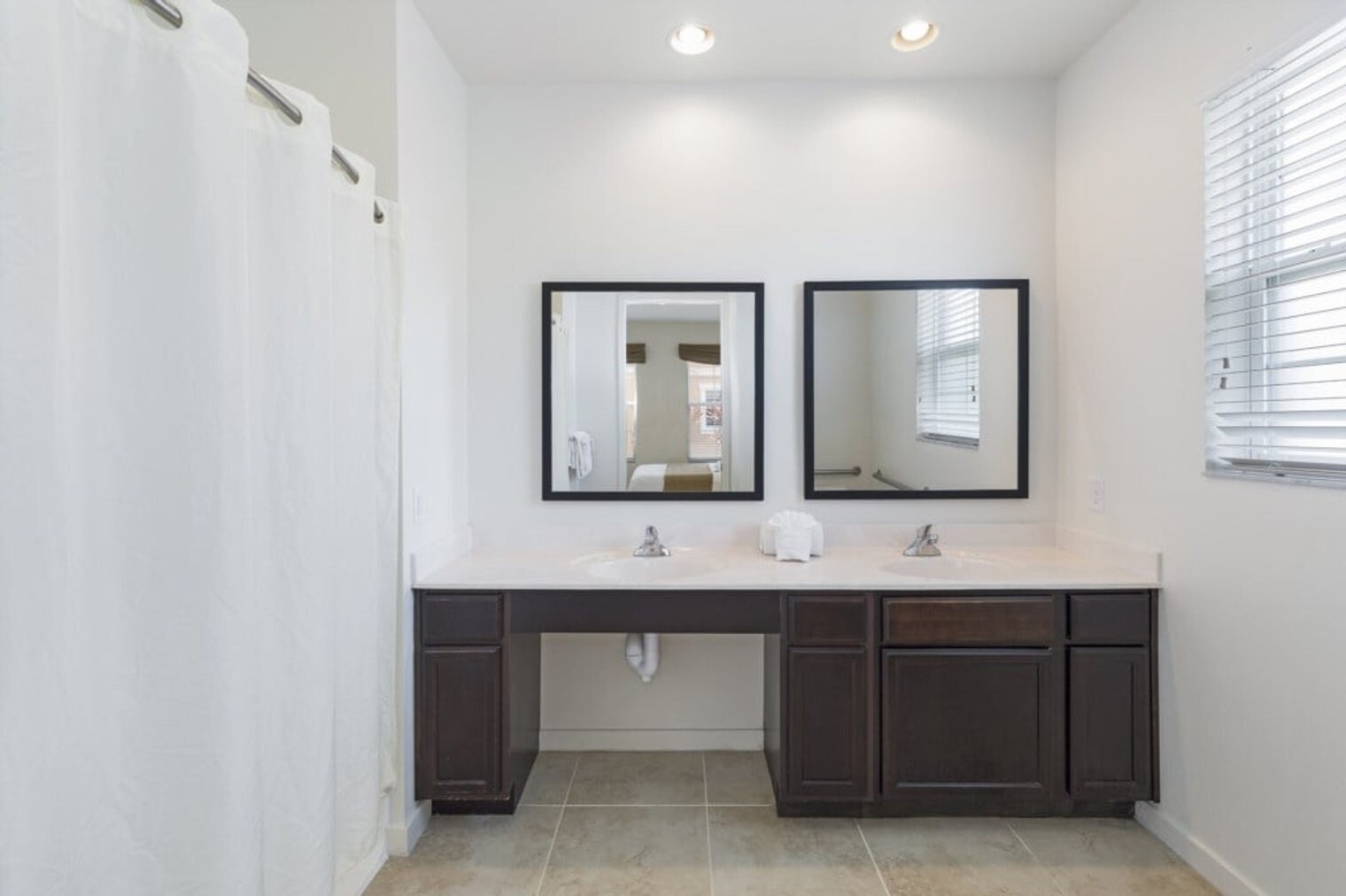 Building Photo - 2739 Corvette Ln