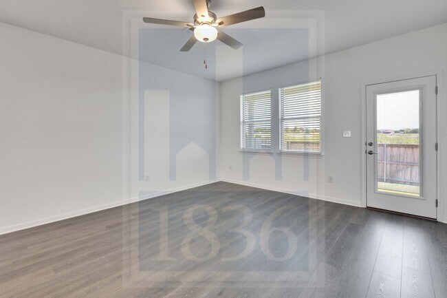 Building Photo - 837 Papaya Dr