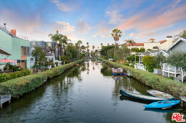 Building Photo - 420 Carroll Canal