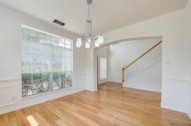 Building Photo - 14018 White Oak Gardens Dr