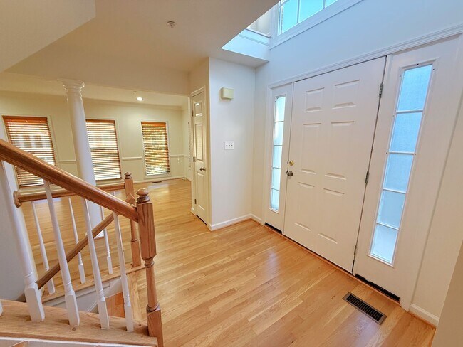 Building Photo - 10130 Treble Ct