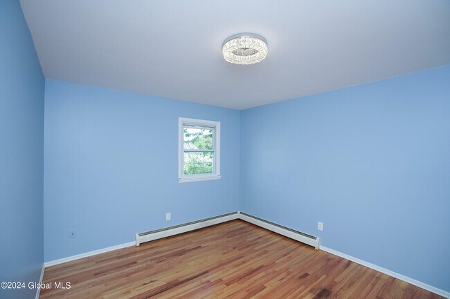 Building Photo - 35 McAlpin St