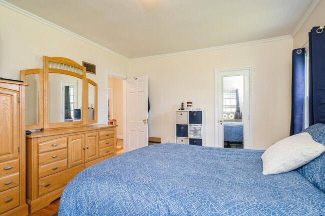 Building Photo - 1711 NY-17A