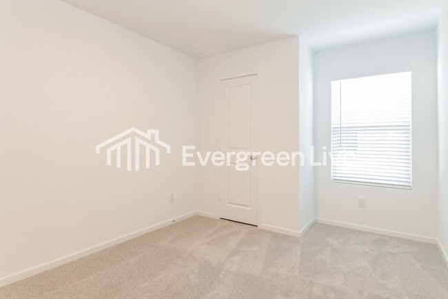 Building Photo - 1025 Calley Pear Trl