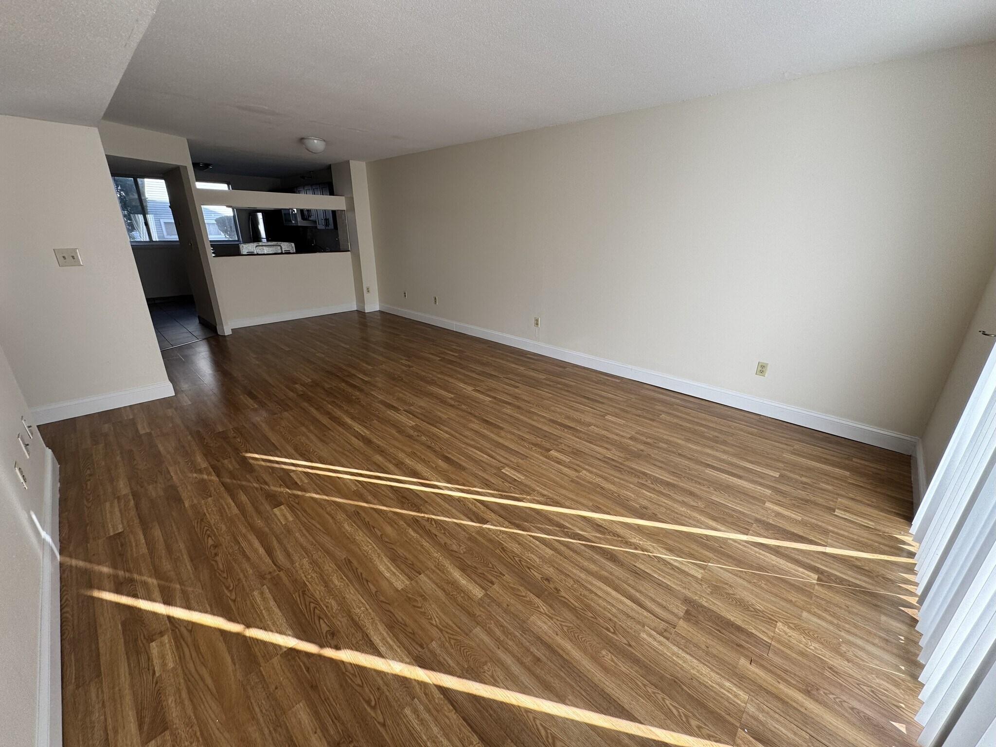 Building Photo - 142 North Beacon St