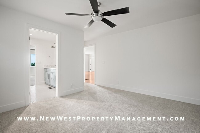 Building Photo - Exquisite Pacific Beach 4 bedroom located on a quiet cul-de-sac in the coveted Floral Terrace com...