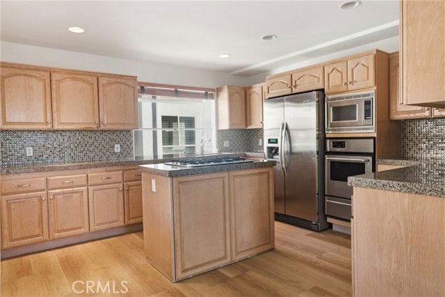 Building Photo - 200 N Catalina Ave