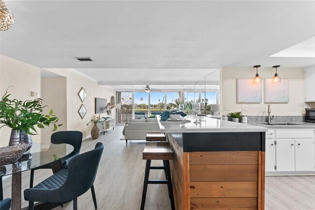 Building Photo - 450 Treasure Island Causeway