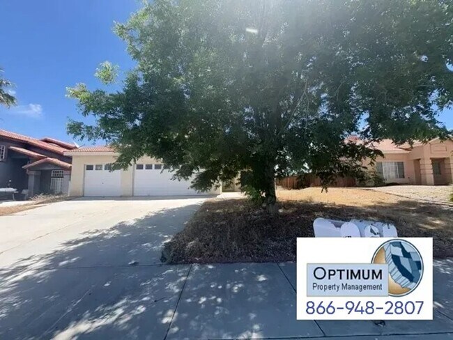Building Photo - Spacious 4-Bedroom Home with Downstairs Bedroom & Brand-New Carpet
