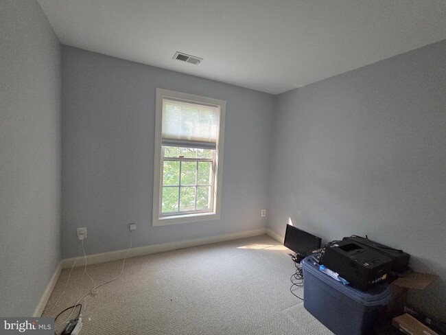 Building Photo - 8181 Skelton Cir