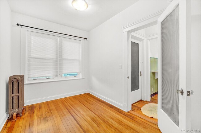 Building Photo - 158 Dubois St