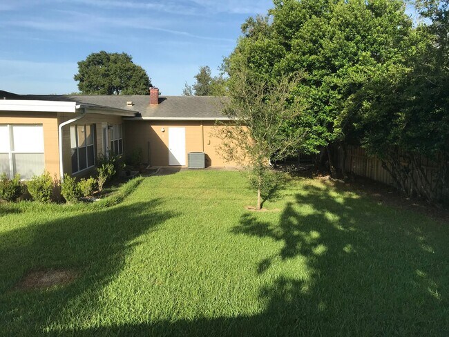 Building Photo - UPDATED 3/2 Home In Downtown/Conway Area! ...