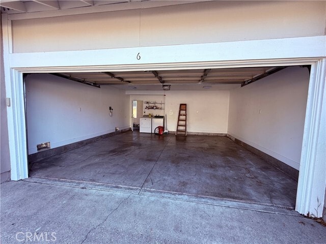 Building Photo - 6 Leda