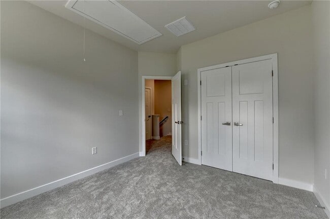 Building Photo - 953 Woods Chapel Rd