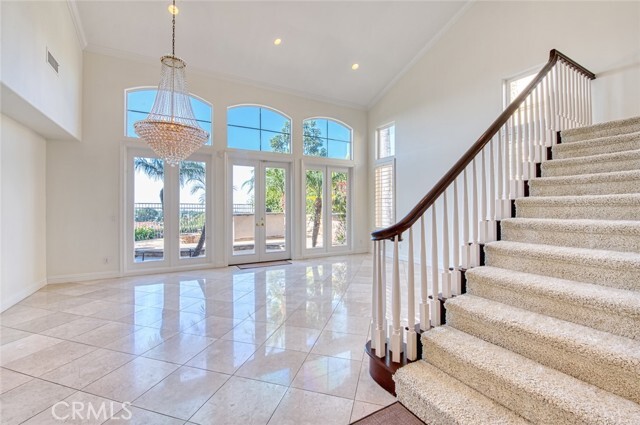 Building Photo - 9 Marisol