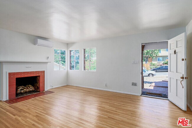 Building Photo - 3237 Midvale Ave