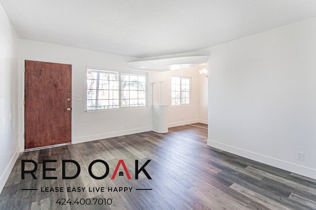 Building Photo - 901 Centinela Ave