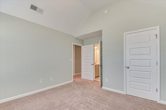 Building Photo - 705 Navan Ln