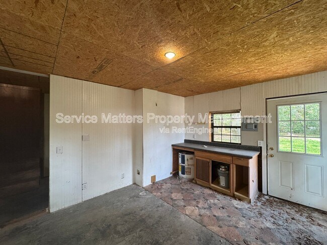 Building Photo - 4213 Queens Ct
