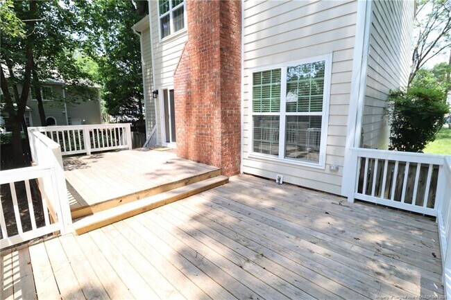 Building Photo - 104 Rainmist Cir