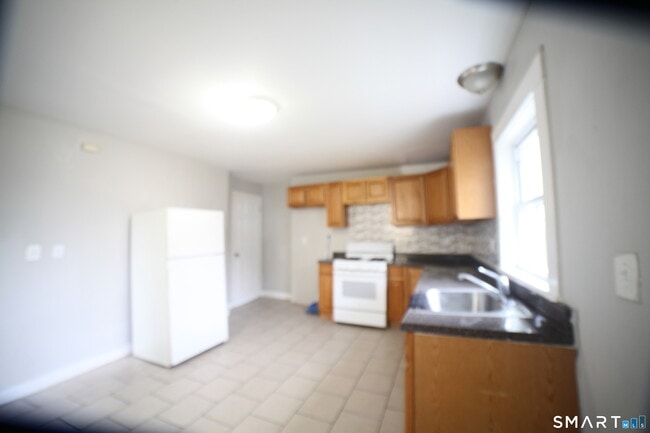 Building Photo - 36 Cassius St