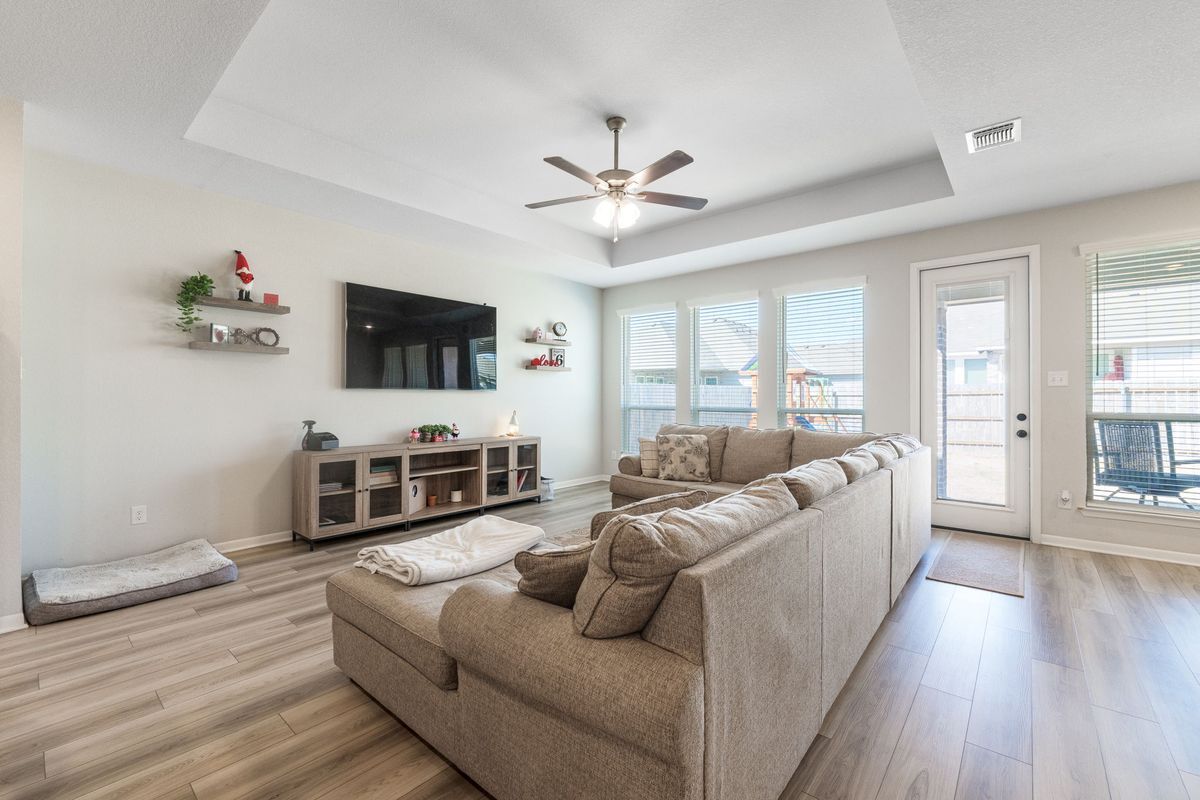 Building Photo - 2011 Cutleaf Dr