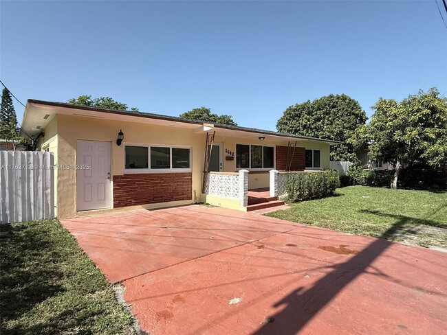 Building Photo - 1642 NE 124th Ln