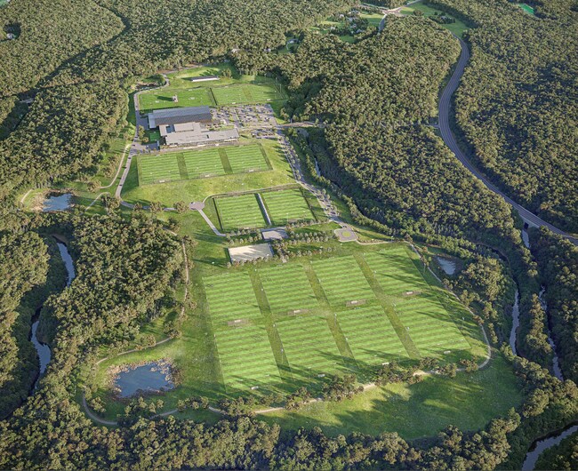 Building Photo - 80 Preswick Park Dr