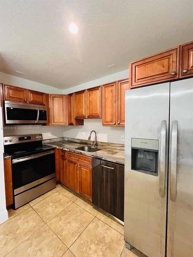 Building Photo - 7701 SW 10th Ct