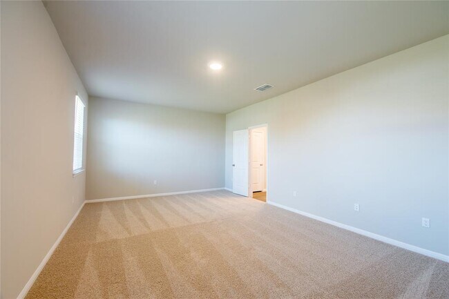 Building Photo - 106 Deep Eddy Cv