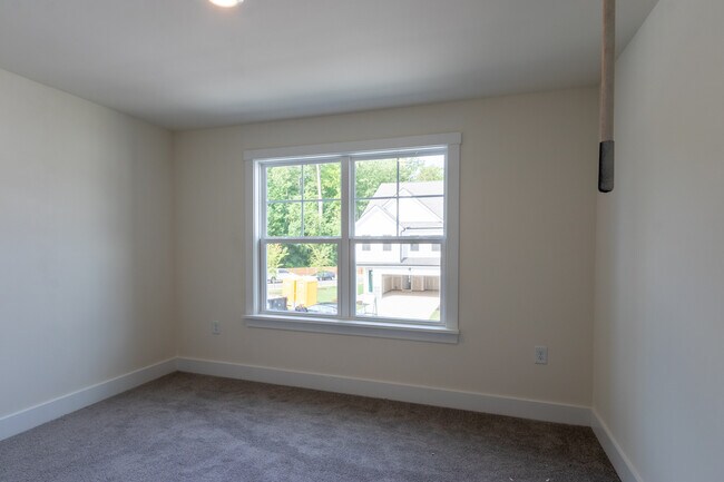 Building Photo - 493 Clark Creek Ln