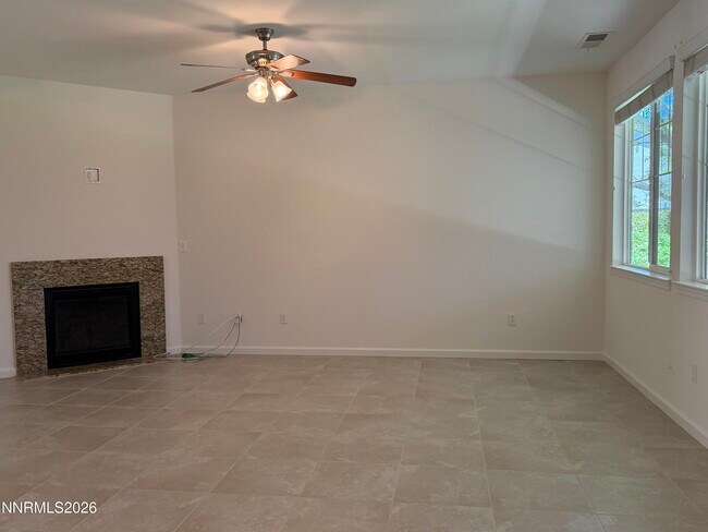 Building Photo - 10890 Oakhaven Dr