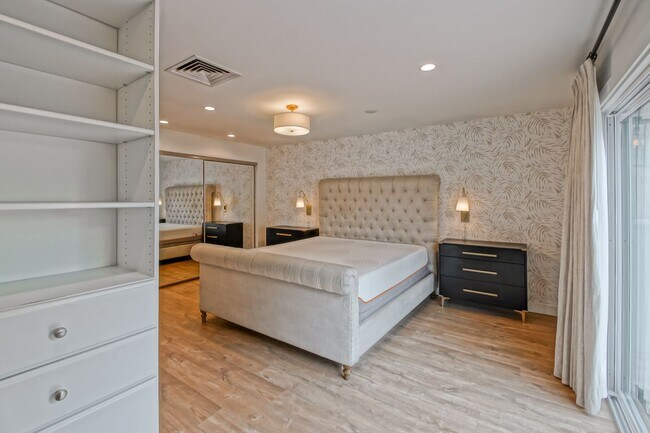 Building Photo - BEAUTIFULLY REMODELED (FURNISHED), 3BR3BA ...