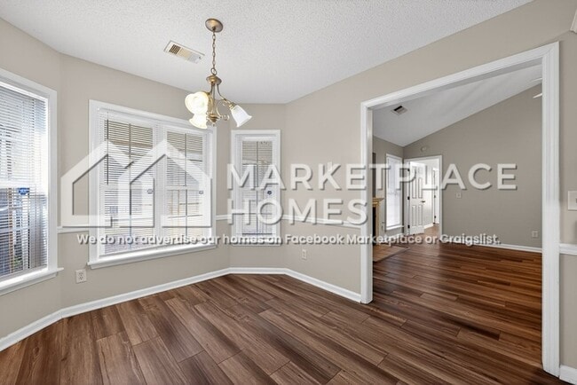 Building Photo - 1700 Crabtree Cir