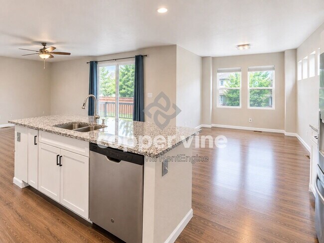 Building Photo - 510 W 175th Pl