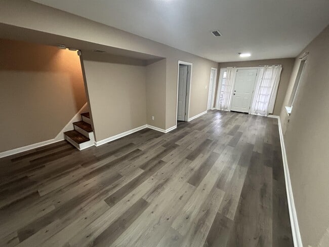 Building Photo - 5338 Chillum Pl NE