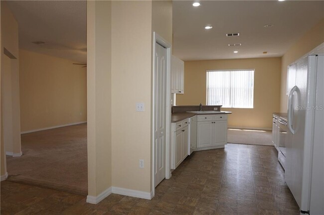 Building Photo - 817 Terranova Rd