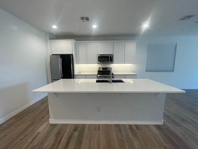 Building Photo - 13419 W Crimson Ter