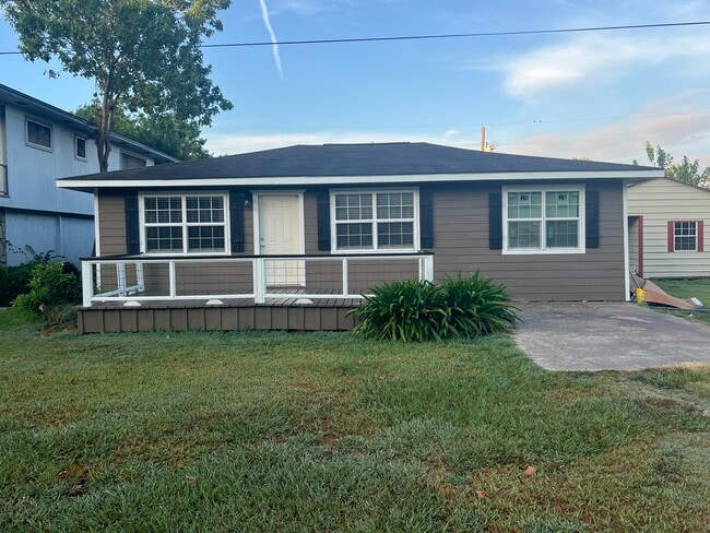 Primary Photo - 7984 Fm