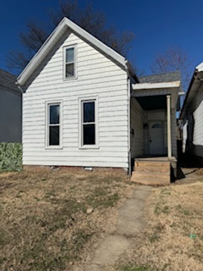 Primary Photo - 740 E Delaware St