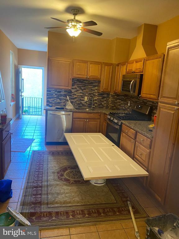 Building Photo - 607 Berkley St