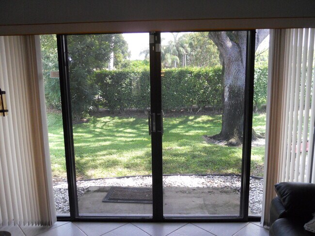 Building Photo - 8199 Springlake Dr