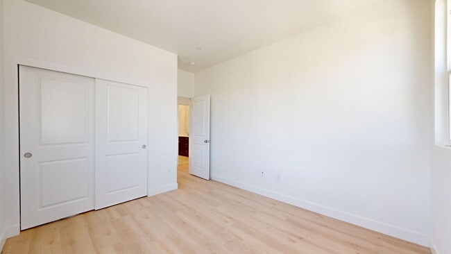 Building Photo - 1605 Rose Clover St