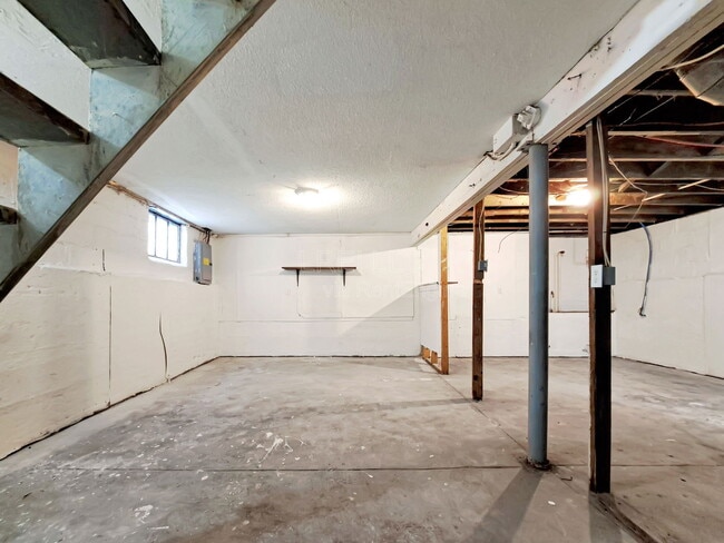 Building Photo - 1793 W Lee St