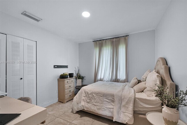 Building Photo - 8780 SW 200th Terrace