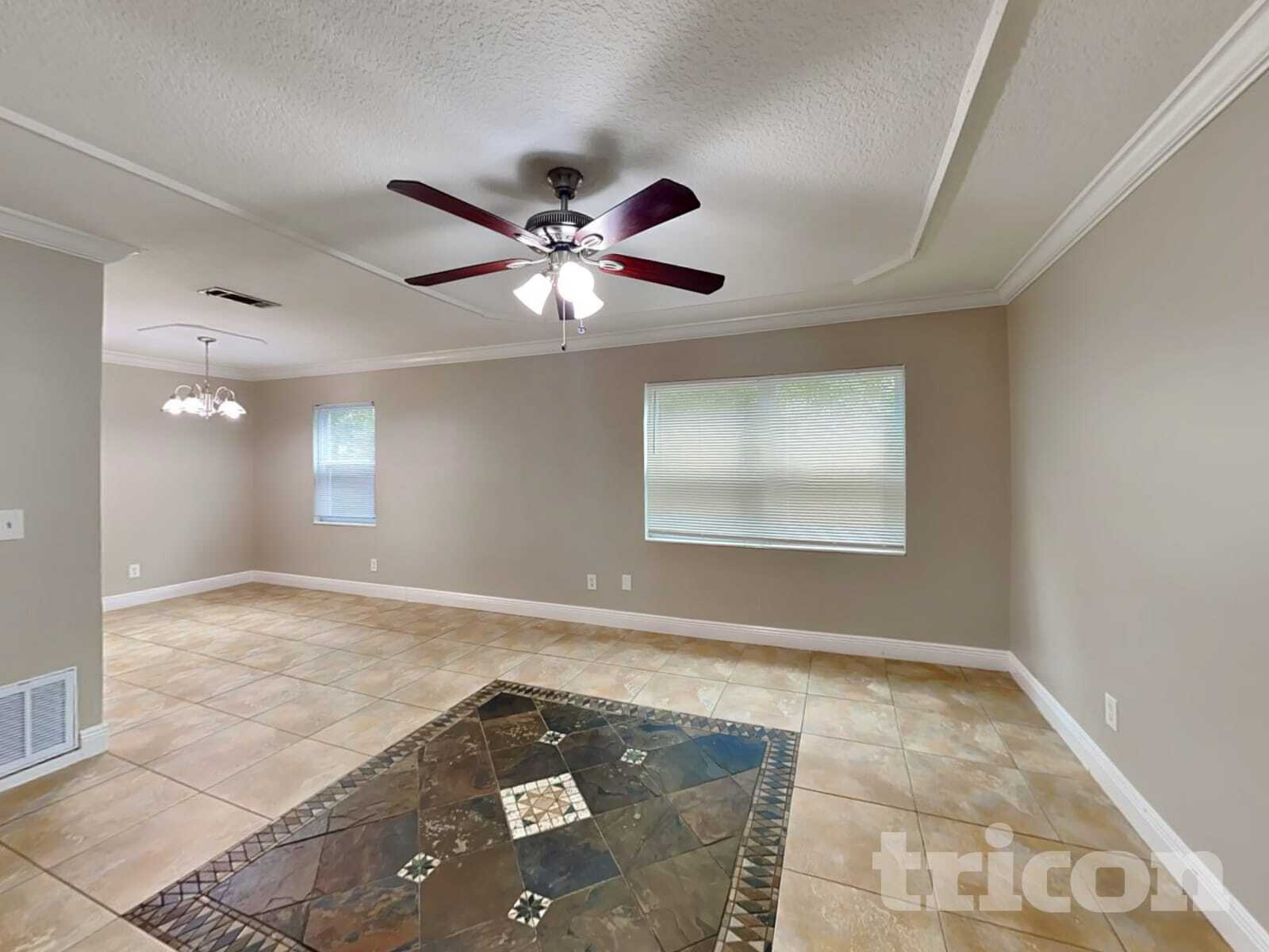 Building Photo - 563 Robin Hill Cir