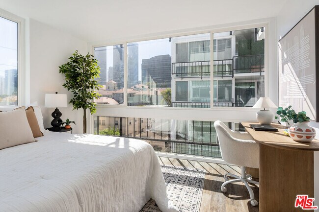 Building Photo - 9950 Durant Dr