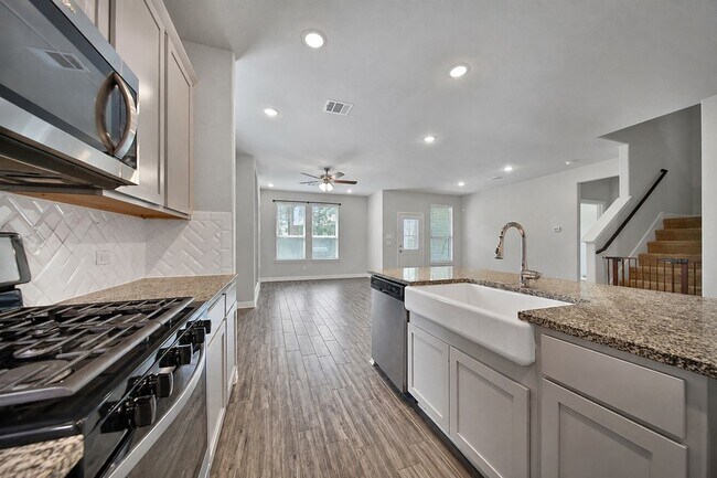 Building Photo - 331 Silver Carp Trl